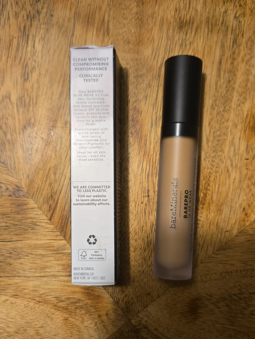 bareMinerals Barepro Matte Concealer In Light Neutral (#250).